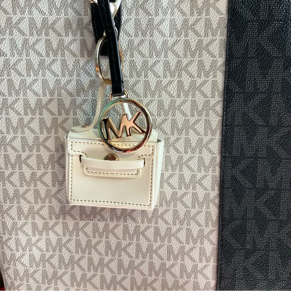 Michael Kors Black & White Logo Color Block Tote Bag Retail $448.